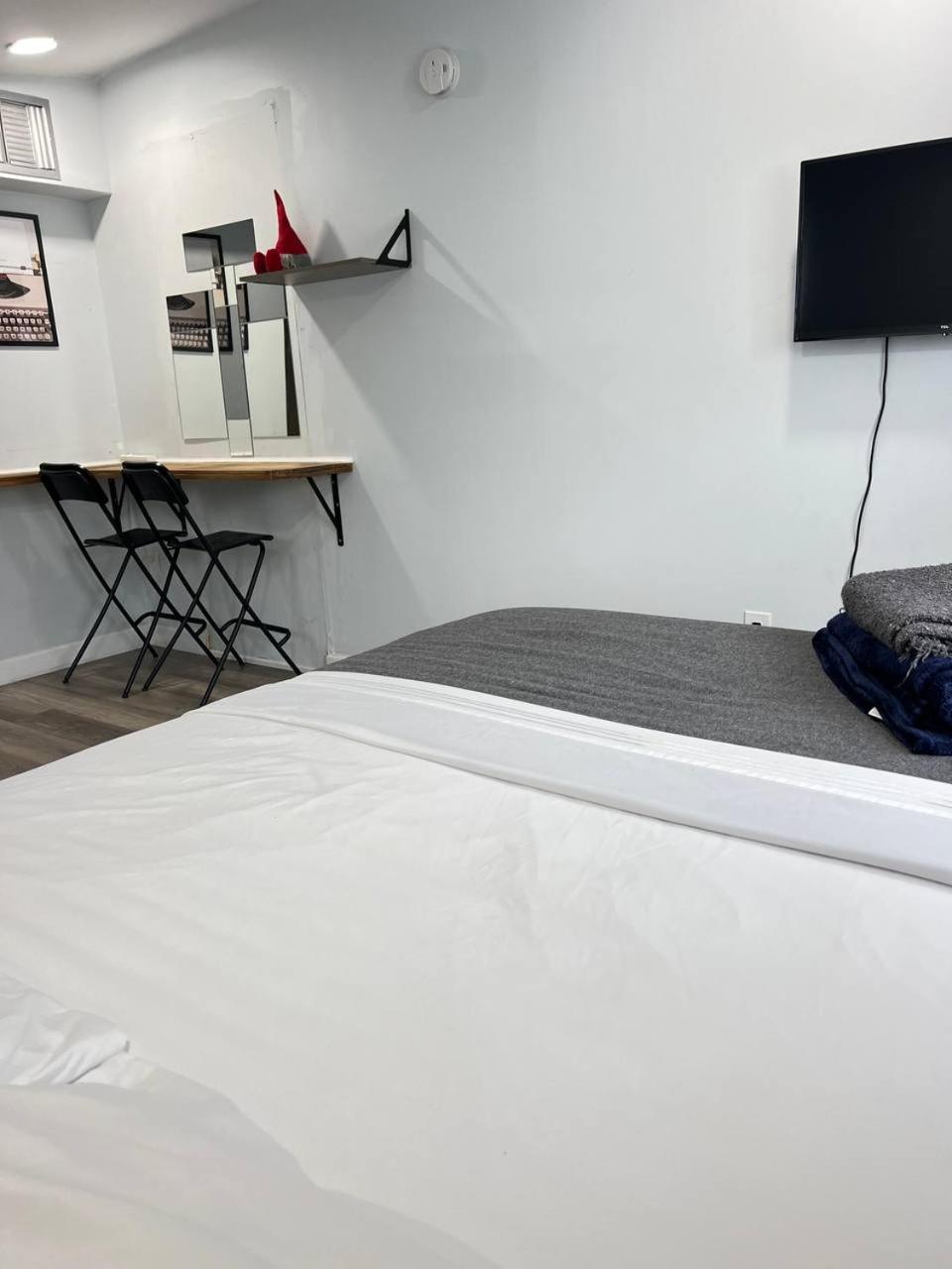 Apartament Work, Rest And Play: Wifi, Tv And Backyard Bliss North Miami Beach Zewnętrze zdjęcie